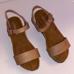 Weeboos platform wedge sandals
